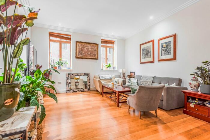 3 Bedroom Flat To Rent In Westminster Green, Dean Ryle St., SW1P