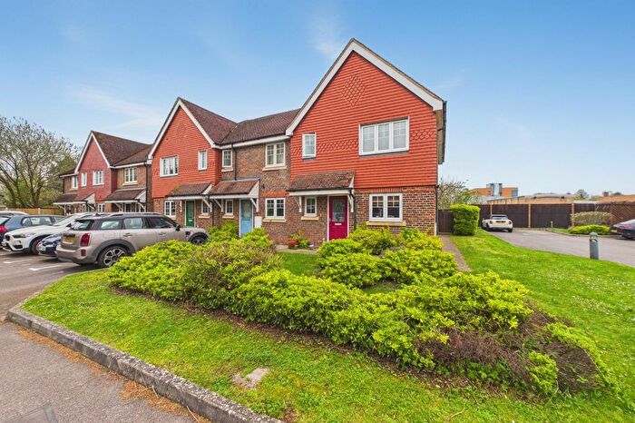 3 Bedroom Semi-Detached House To Rent In Willow Close, Maidenhead, Berkshire, SL6