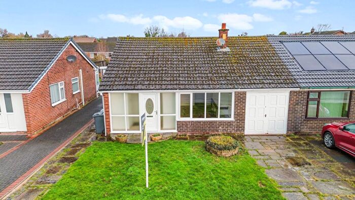 3 Bedroom Semi Detached Bungalow For Sale In Meadow Lane, Fearnhead, WA2
