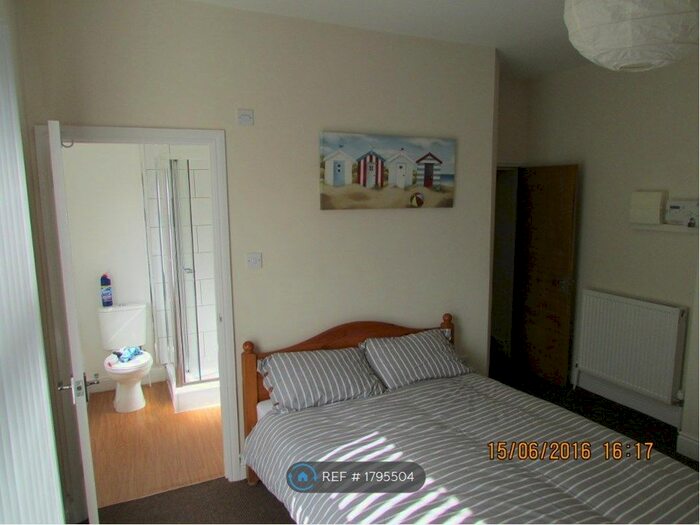 Studio To Rent In Room, Coventry, CV2
