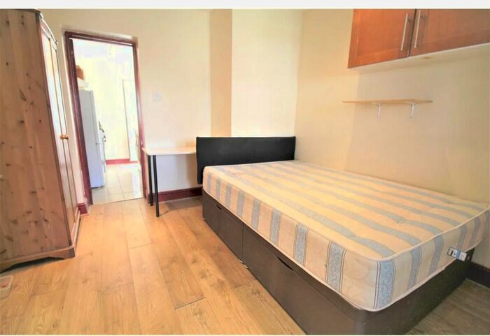 Studio To Rent In Waverley Road, Harrow, HA2