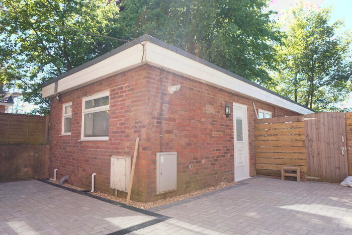 2 Bedroom Bungalow To Rent In Westridge Rd, SO17