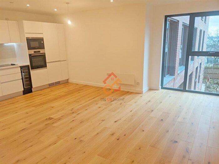 2 Bedroom Flat To Rent In The Axium, Windmill Street, Birmingham, B1