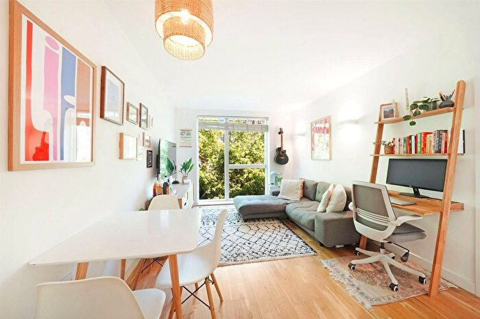 1 Bedroom Flat For Sale In Willingham Terrace, London, NW5