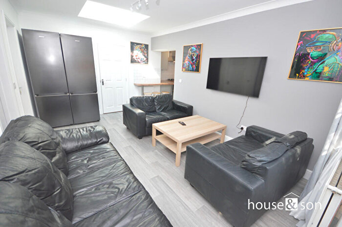 8 Bedroom Detached House To Rent In Ensbury Park Road, Ensbury Park, BH9