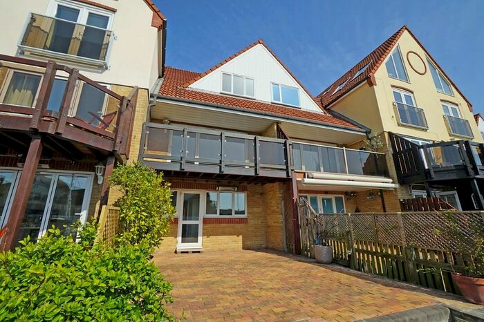 3 Bedroom Terraced House To Rent In Tintagel Way, Port Solent, PO6