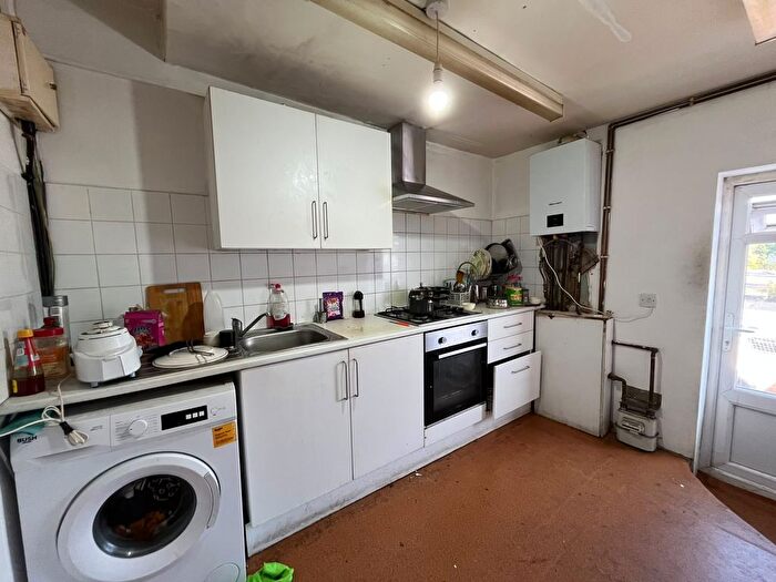 3 Bedroom Flat To Rent In Kingsley Road, Hounslow, TW3