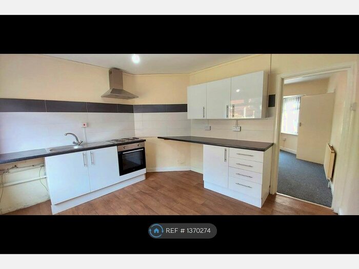 3 Bedroom Terraced House To Rent In Borough Road, Salford, M50
