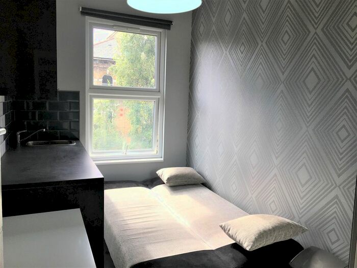 Studio To Rent In Alfred Road, Acton, London, W3