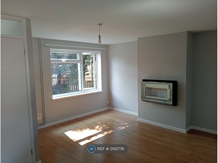 3 Bedroom Terraced House To Rent In Beech Close, Huntingdon, PE29