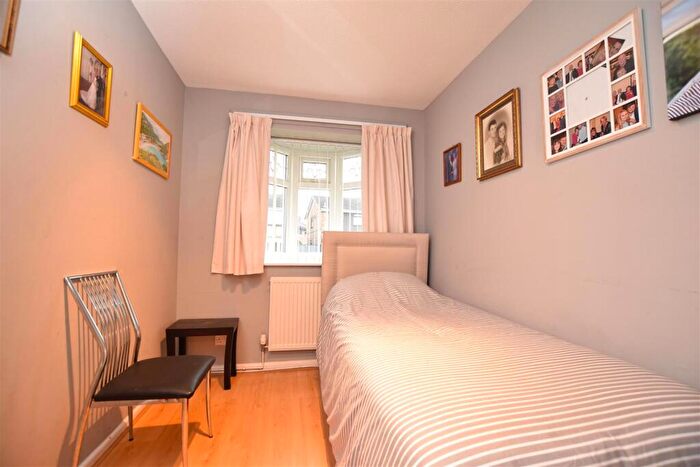 2 Bedroom Detached Bungalow For Sale In Evesham Road, Alkrington, Manchester, M24