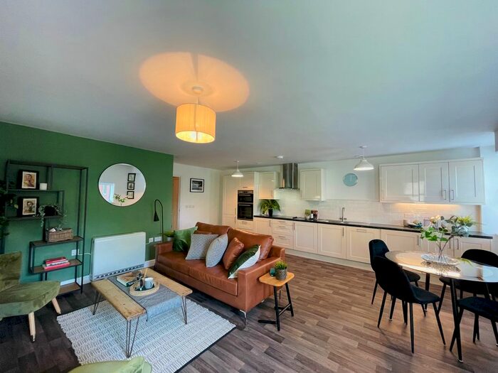 2 Bedroom Flat To Rent In Bartholomews Square, Horfield, Bristol, BS7