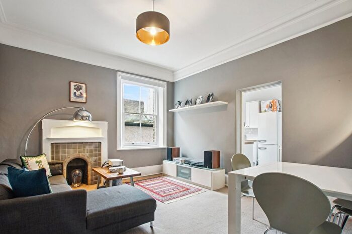 1 Bedroom Flat For Sale In Wellesley Road, Chiswick, London, W4