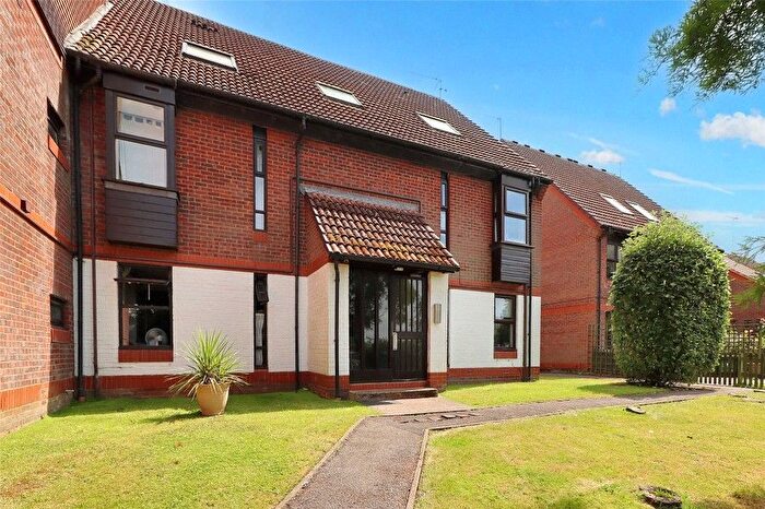 1 Bedroom Maisonette To Rent In Goldsworth Park, Woking, Surrey, GU21