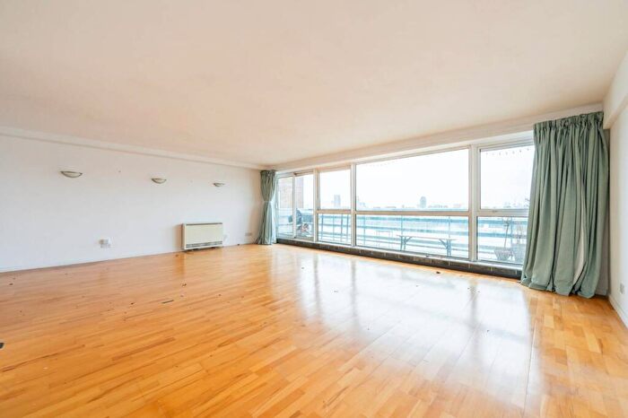 2 Bedroom Flat To Rent In Arnhem Wharf, Isle Of Dogs, London, E14