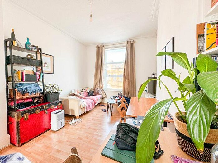 1 Bedroom Flat To Rent In Balham High Road Balham, SW12