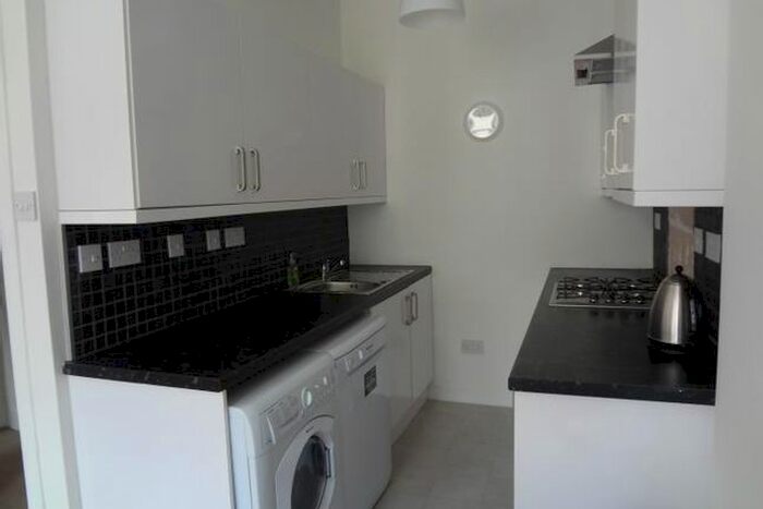 1 Bedroom Flat To Rent In Yeaman Place, Edinburgh, EH11