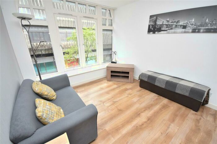 2 Bedroom Flat To Rent In George Street, City Centre, Aberdeen, AB25