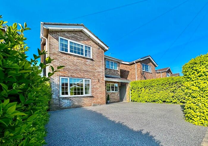 4 Bedroom Detached House For Sale In Waunlon, Porthcawl, Bridgend (County Of), CF36