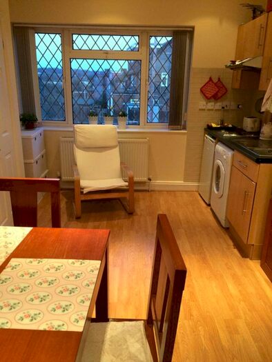 Studio To Rent In Broadfields Avenue, Edgware, HA8