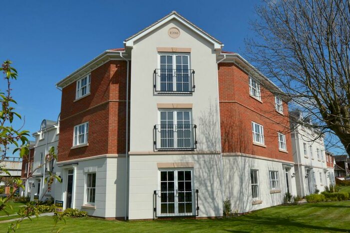 2 Bedroom Apartment To Rent In Thorpe Hall Avenue, Southend-On-Sea, SS1