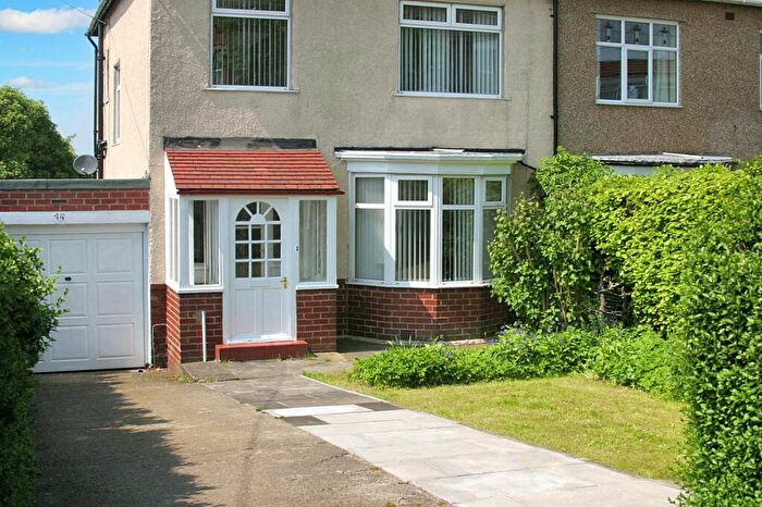 3 Bedroom Semi-Detached House For Sale In Fellside Road, Whickham, Newcastle Upon Tyne, Tyne And Wear, NE16