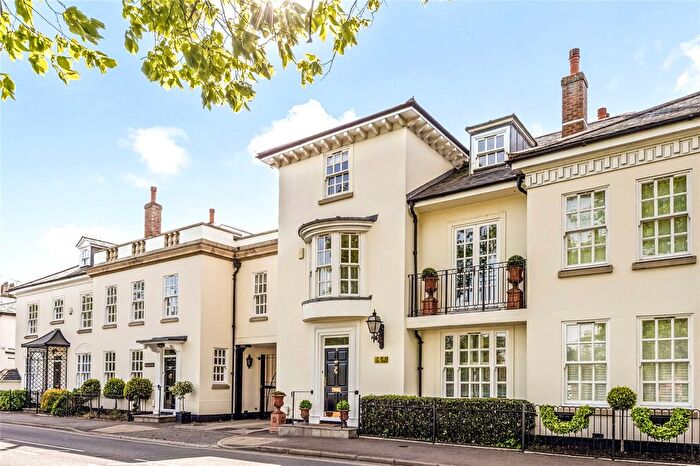 4 Bedroom Terraced House For Sale In Hanger Hill, Weybridge, Surrey, KT13
