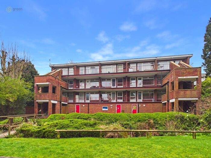 1 Bedroom Flat For Sale In Chichester Court, Manor Road, Sutton Coldfield, B73