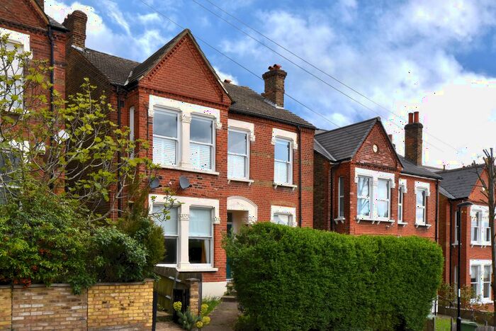 2 Bedroom Flat To Rent In A, Benson Road, SE23