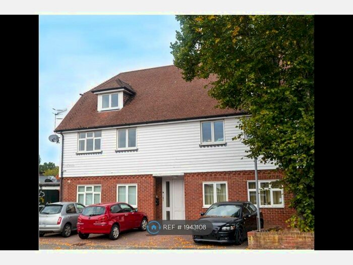 2 Bedroom Flat To Rent In Croft Lane, Edenbridge, TN8