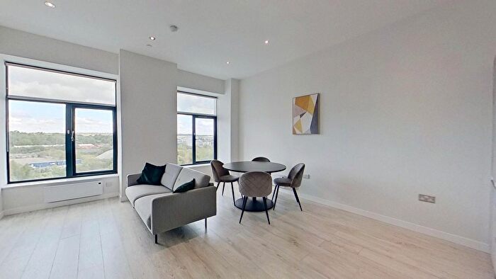 2 Bedroom Flat To Rent In Goodman Street, Leeds, LS10