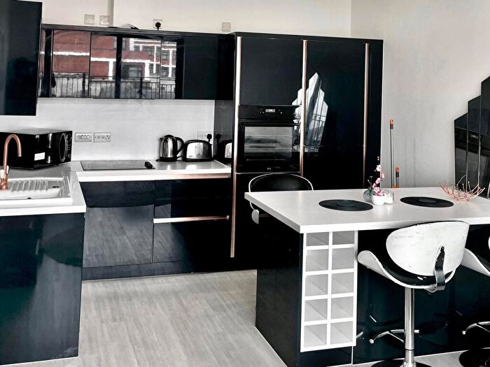 1 Bedroom Flat For Sale In Guildford Street, Chertsey, Surrey, KT16