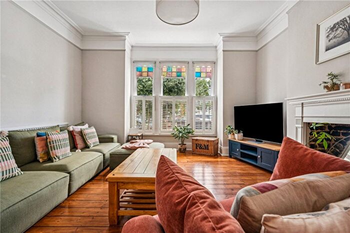 2 Bedroom Flat To Rent In Louisville Road, London, SW17