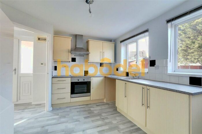 2 Bedroom Semi-Detached House To Rent In Brackley Close, Hull, HU8