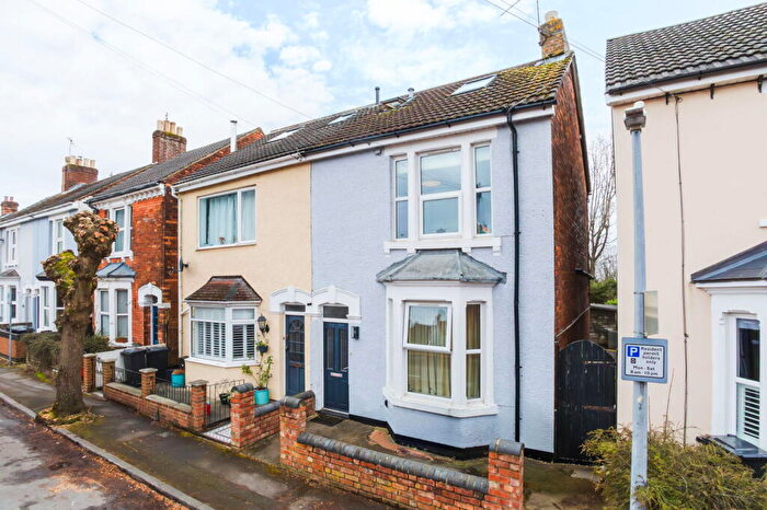 5 Bedroom House Of Multiple Occupation For Sale In Ashford Road, Old Town, Swindon, SN1