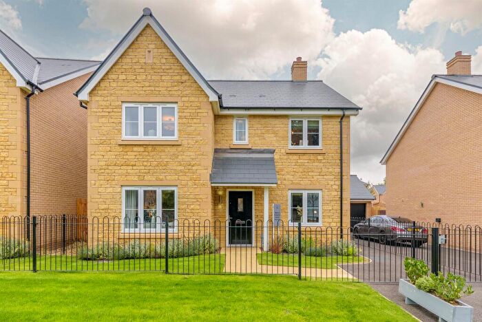 4 Bedroom Detached House For Sale In The Crescent, Ketton, PE9