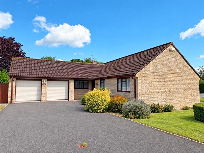3 Bedroom House For Sale In Foxglove Close, Wyke, Gillingham, SP8