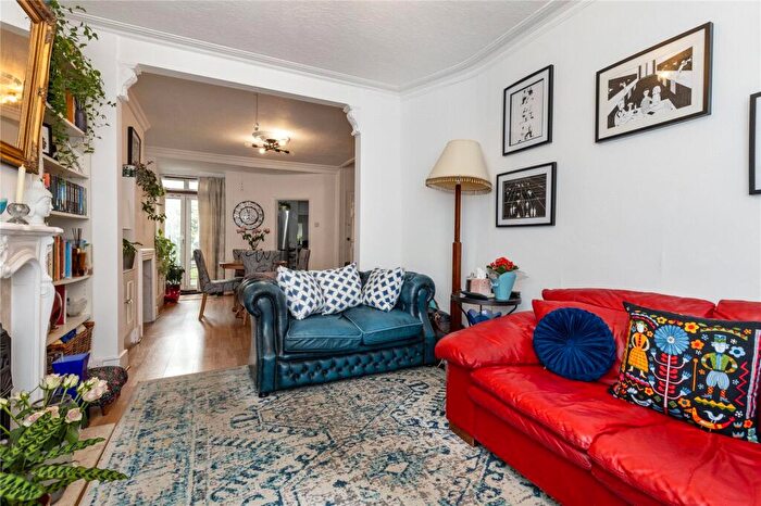 3 Bedroom End Of Terrace House For Sale In Cecil Road, Croydon, CR0