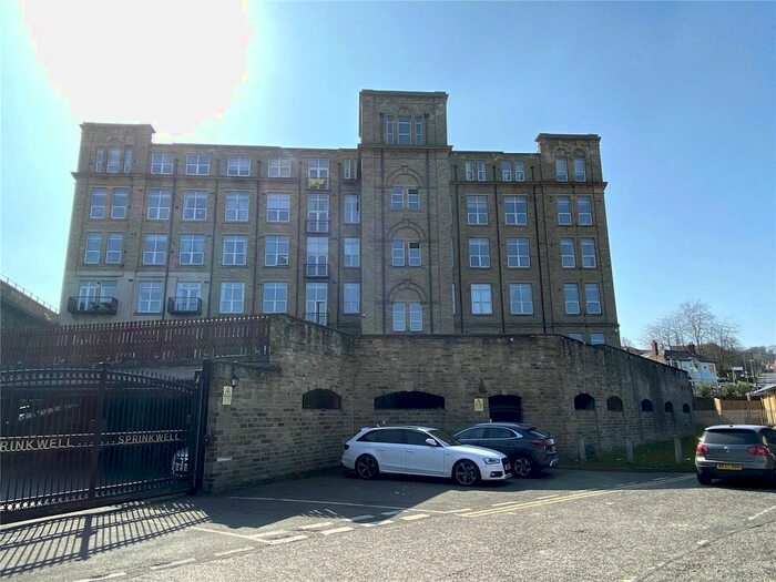 2 Bedroom Flat To Rent In Sprinkwell Mill, Dewsbury, WF13