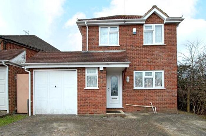 3 Bedroom Detached House For Sale In Rutland Avenue, High Wycombe, HP12