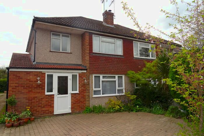 3 Bedroom Semi-Detached House To Rent In Woodhall Close, Bengeo, SG14
