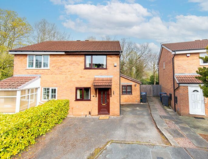 3 Bedroom Semi-Detached House For Sale In Croft Bank, Penwortham, PR1
