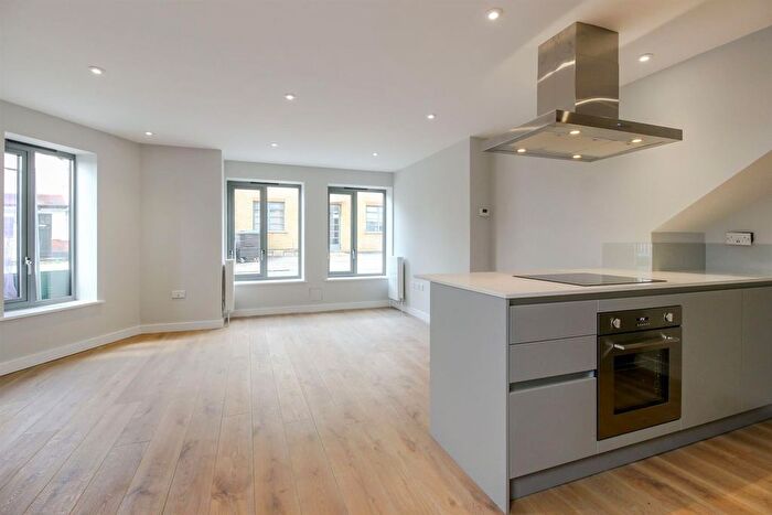 1 Bedroom Flat To Rent In Cross Road, North Chingford, E4