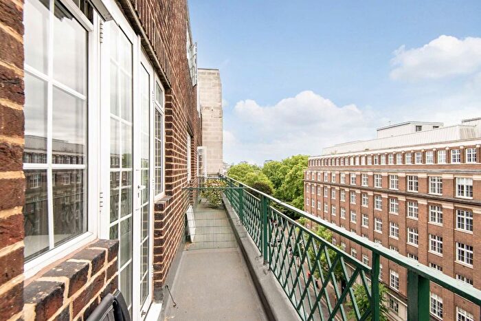 Studio For Sale In Woburn Place, Bloomsbury, WC1H - Photo 2
