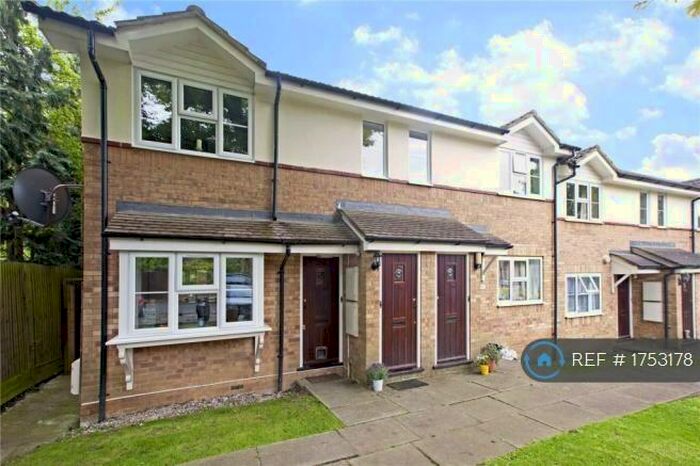 1 Bedroom Maisonette To Rent In Hawes Close, Northwood, HA6