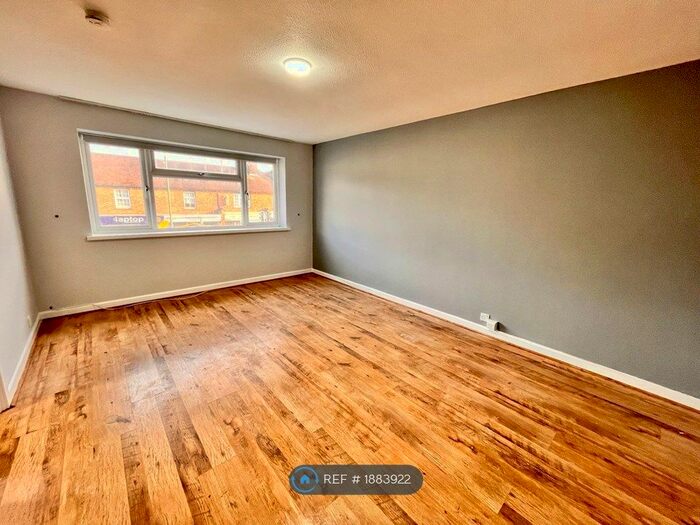 1 Bedroom Flat To Rent In Sussex Road, Haywards Heath, RH16