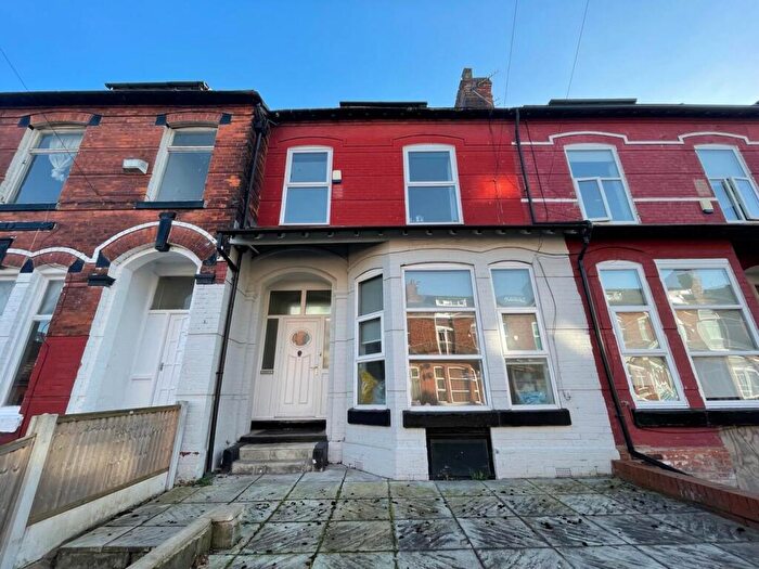5 Bedroom Property To Rent In Ash Grove, Victoria Park, £pppw, M14