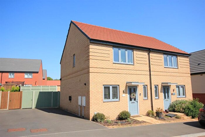 2 Bedroom Semi-Detached House For Sale In Peridot Drive, Wellingborough, NN8