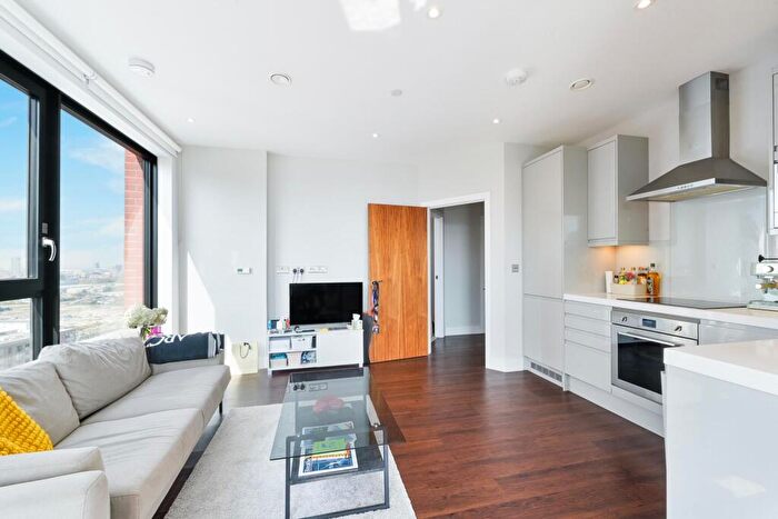 1 Bedroom Apartment For Sale In Avalon Point, Silvcea Way, London, E14