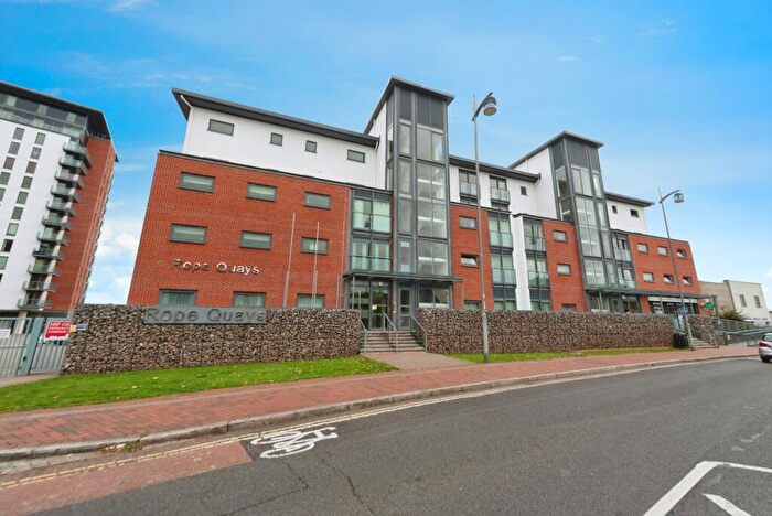 2 Bedroom Flat For Sale In Rope Quays, Gosport, Hampshire, PO12